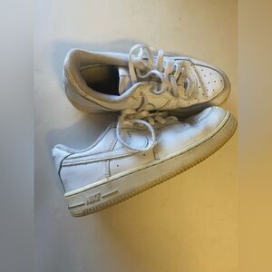 Nike Shoes white low top Air Force 1 AF1 kids sneakers, shoes 3Y